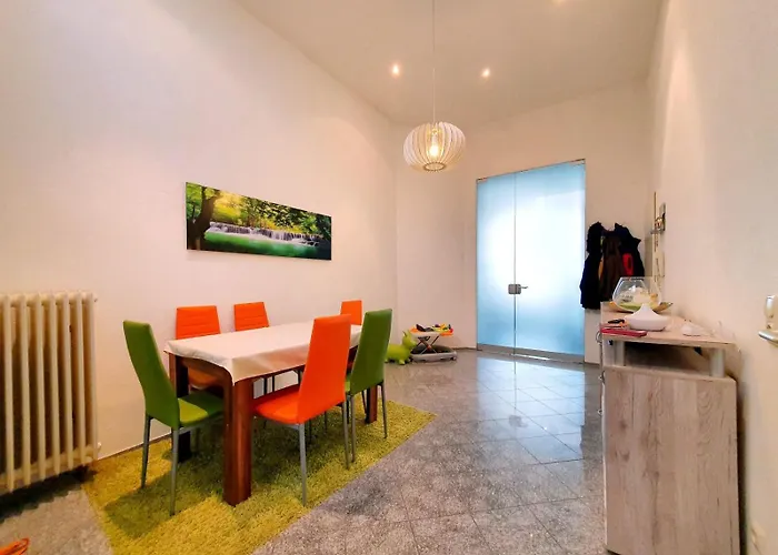 Downtown First Floor Apartment 6 Guests On Request Wilhelmstr 5 Min To Chio Aachen