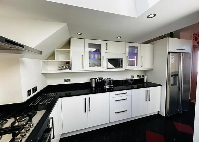 Roomy Home 1 Level Free Parking Edinburgh