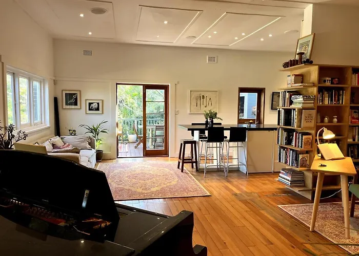 Spacious Beachside Apartment Sydney