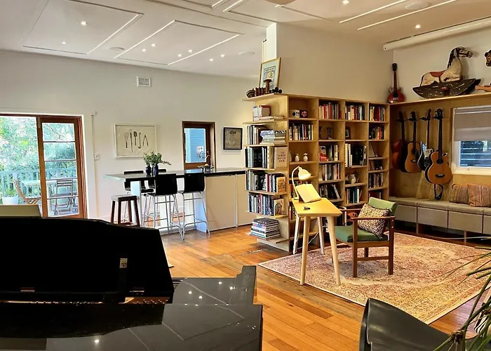 Spacious Beachside Apartment Sydney