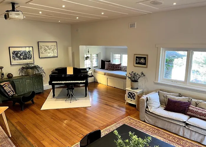 Spacious Beachside Apartment Sydney