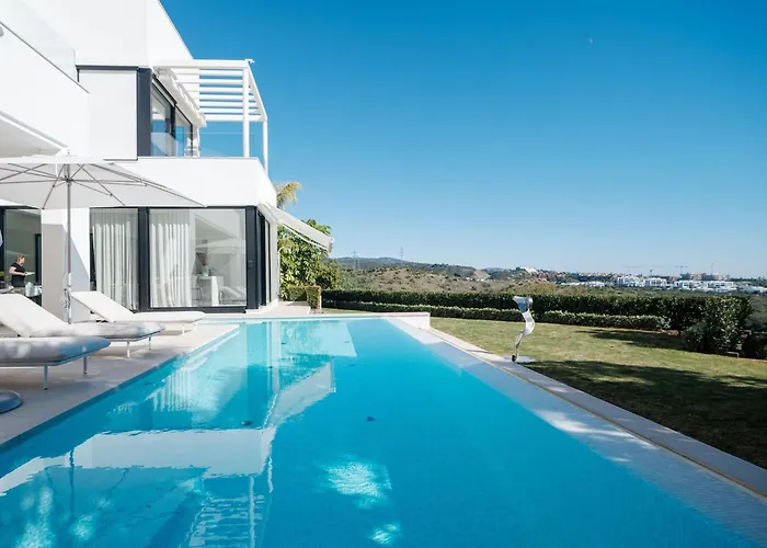 Villa Royale, Moderna Villa Con Piscina Y Vistas Al Mar Marbella