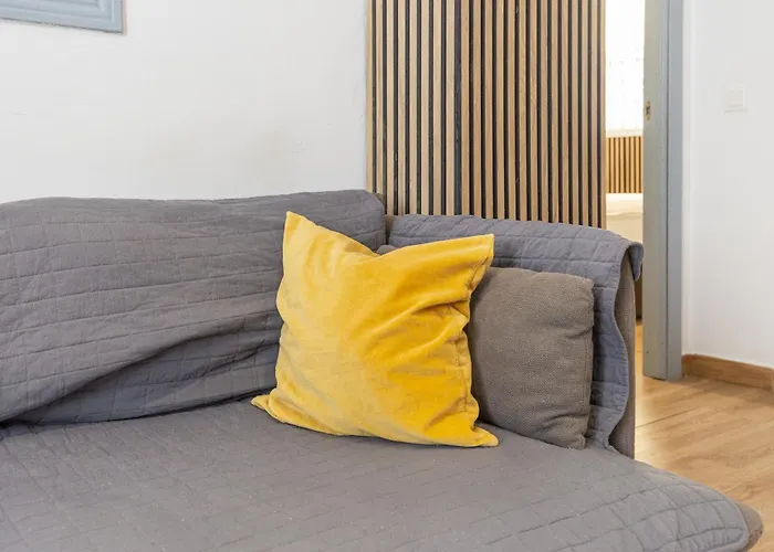 Stylish Malaga 2 Bedroom With Patio