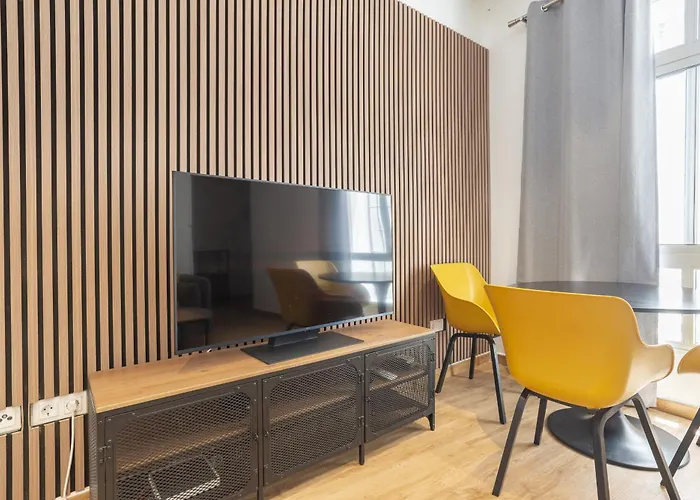 Stylish Malaga 2 Bedroom With Patio