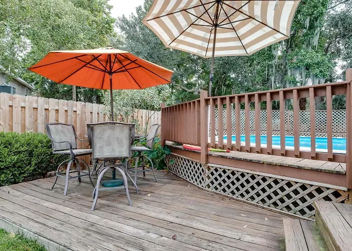 Villa Year-Round Pool & Backyard Near Tybee Island Savannah