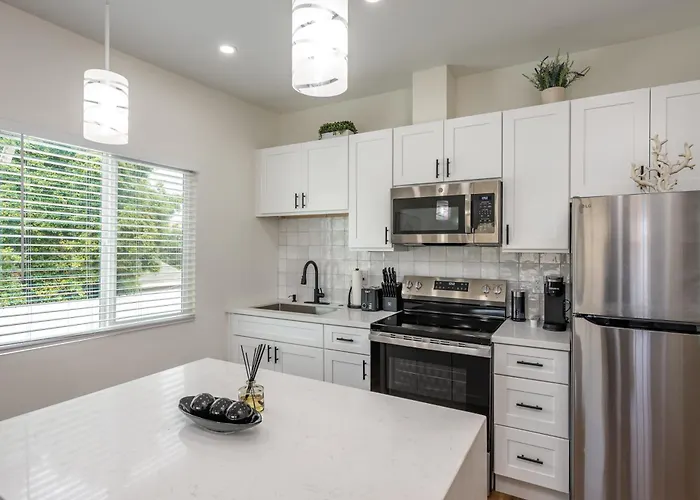 Modern Home Near Downtown San Diego