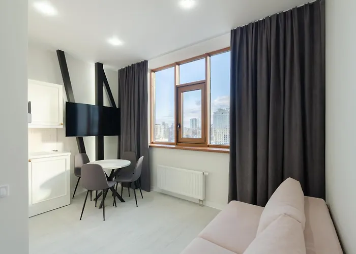 Ввв!14-7 Diplomat Hall, Zhylianska 59, Kyiv Centre, Stunning City View, 15 Kw Backup Power, Petrovdom Apartment