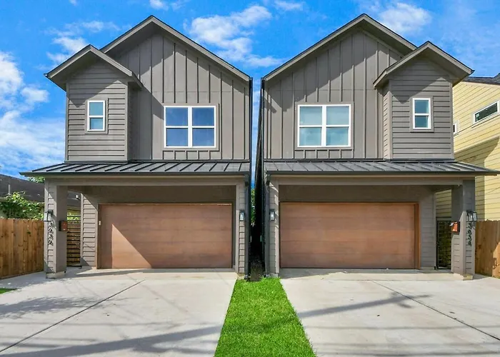 Sleeps 20 - 2 Homes - Family And Friends Fun Super House Houston