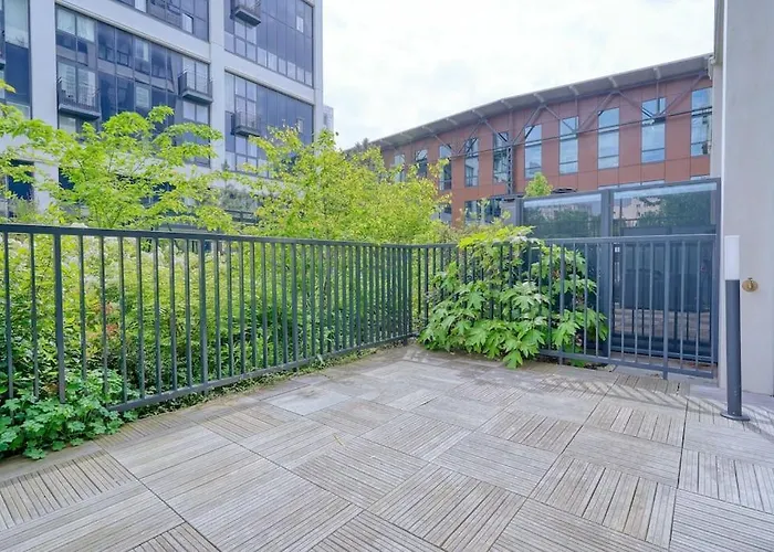 Gorgeous Duplex Near Top Attractions Saint-Ouen 