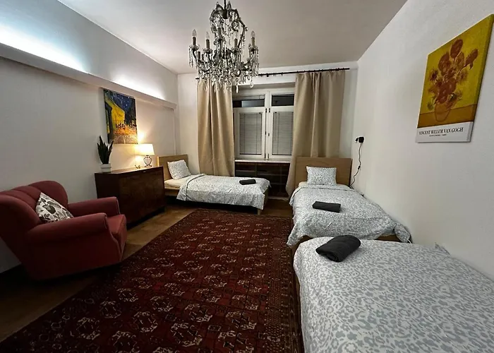 Triple Room With Shared Facilities In A Cozy 4 Room Hostel Brünn
