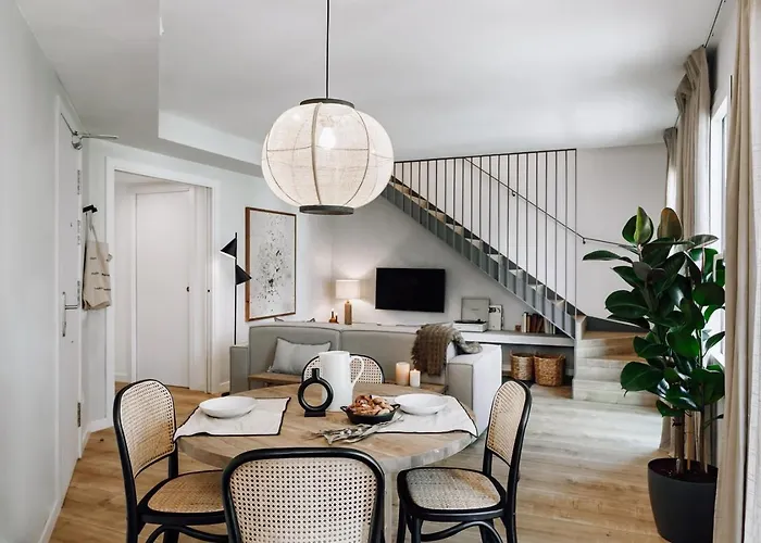 Campro - 3 Bedrooms W/ Balcony In Eixample Esquerra Barcelona