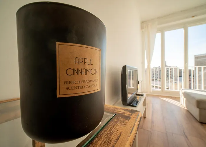 Appartement Tout Equipe 2 A 4 Couchages Au Coeur Du Vieux Port Panier Marseilles
