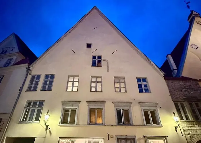 Luxury 2Bd Suite In The Heart Of Medieval Tallinn Old Town