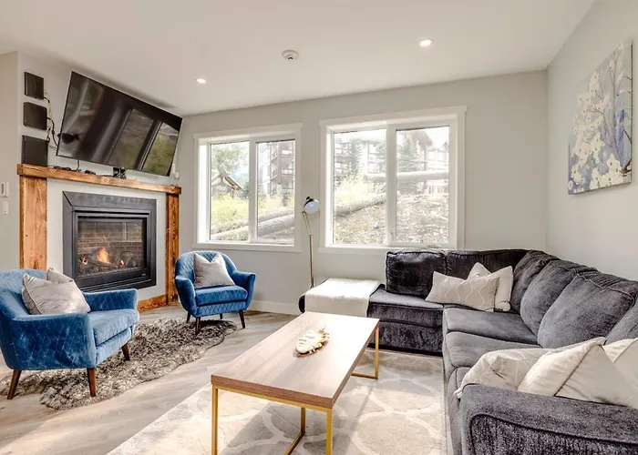 4-Bedroom With Game Room & Hot Tub Fernie