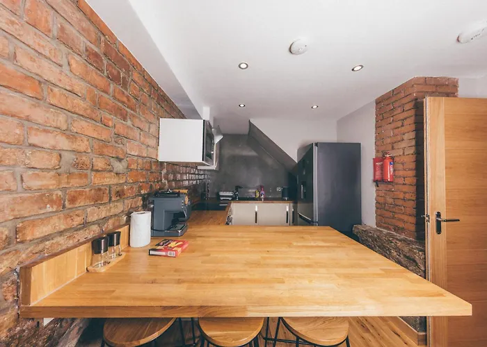 Luxurious Stockbridge Apartment On The Canal Edinburgh