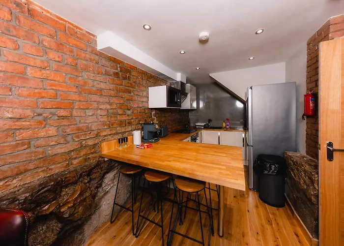 Luxurious Stockbridge Apartment On The Canal Edinburgh