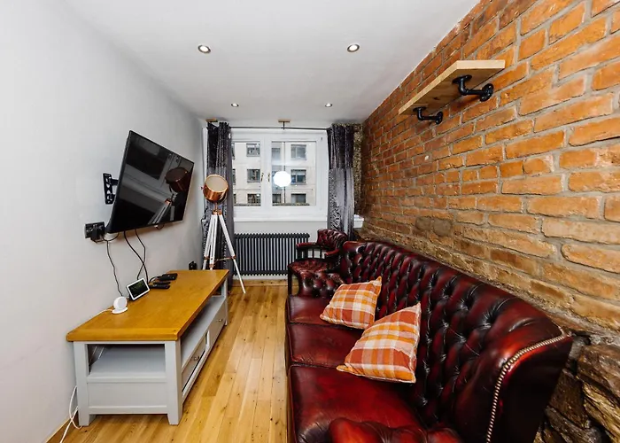 Luxurious Stockbridge Apartment On The Canal Edinburgh