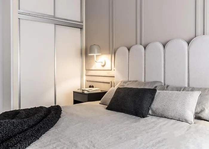 Fisciano - 3 Bedrooms Apartment In Goya Madrid