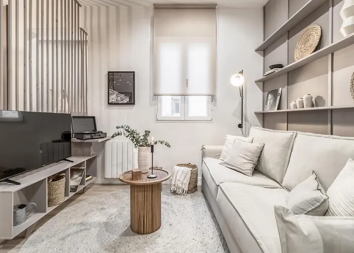 Oro - 1 Bedroom Apartment In Castellana Madrid