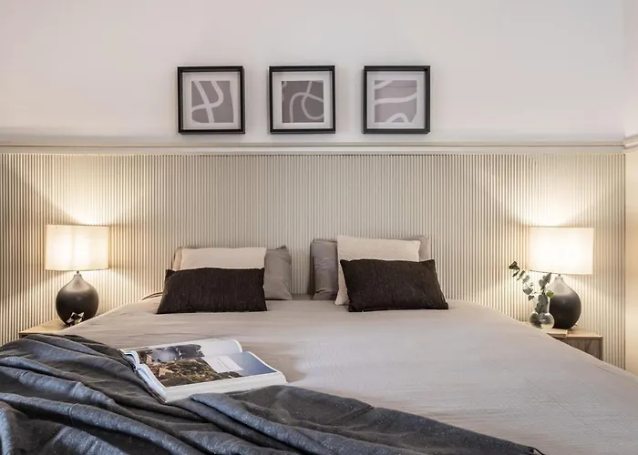 Sofia - 4 Bedrooms And Balcony In O'Donell Madrid