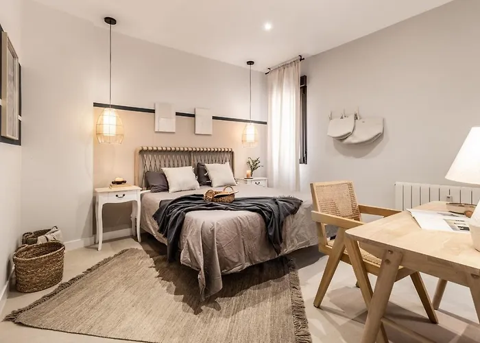 Sebastiano - 3 Bedrooms And Balcony In Almagro Madrid