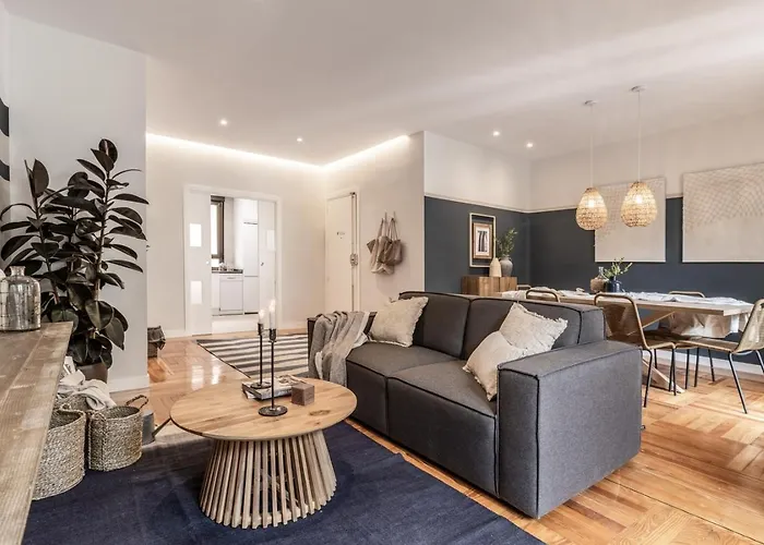 Sebastiano - 3 Bedrooms And Balcony In Almagro Madrid