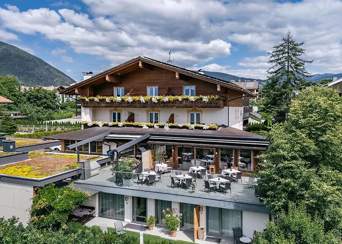 Tirolerhof Guesthouse Natz-Schabs
