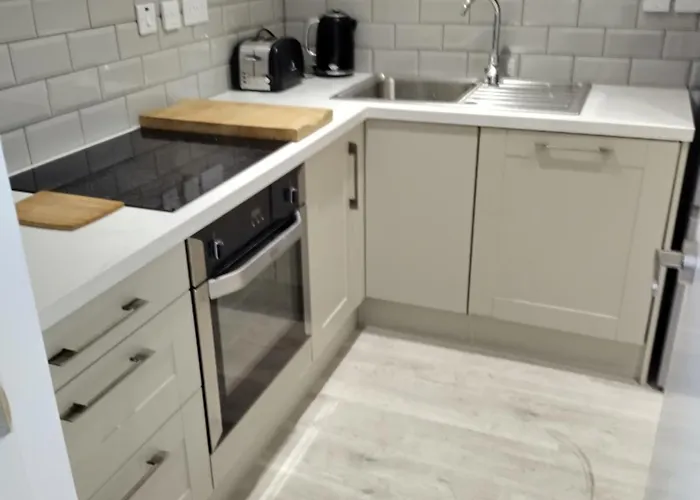 Glasgow Hampden Garden Flat