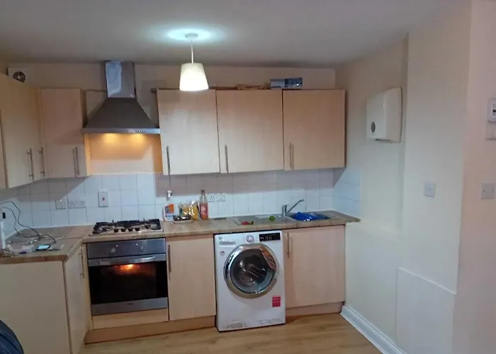 Apartment Sleeps 3 With Garden Pets Welcome London