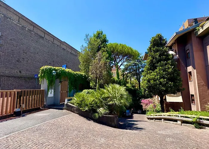 Vatican Walls Studio Rom