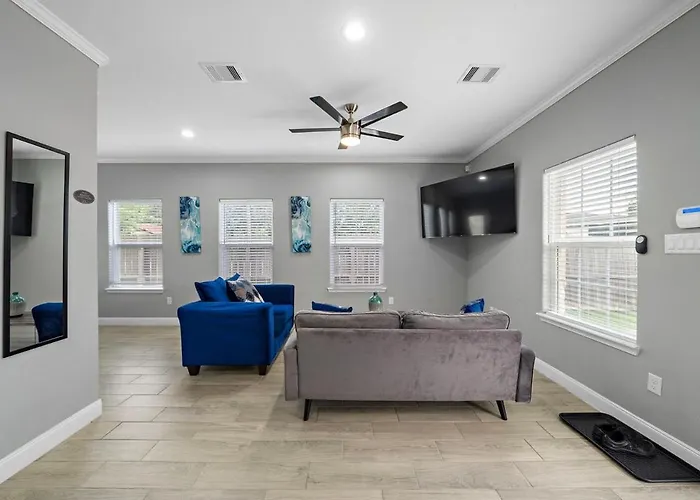 Ferienwohnung Gated Unit With Laundry L Near Nrg And Med Center And Hou Airport Houston