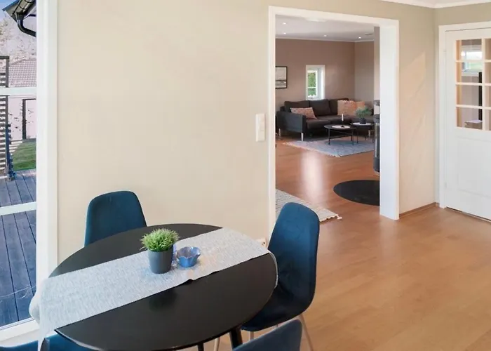Spacious House In A Quiet Neighborhood Halden