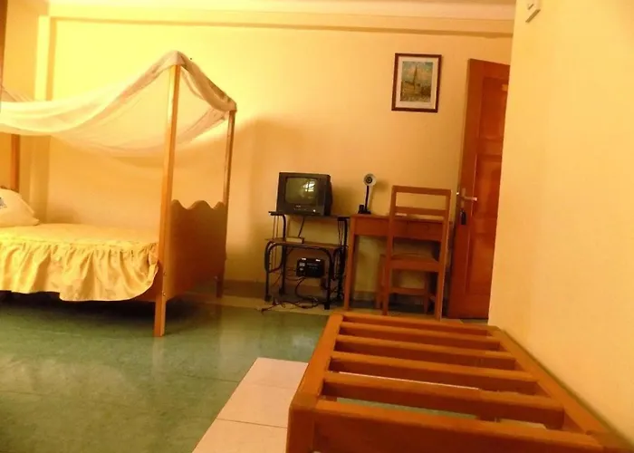 Palm Springs Hotel Masaka