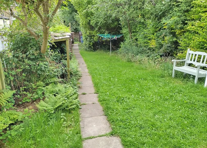 Glasgow Hampden Garden Flat