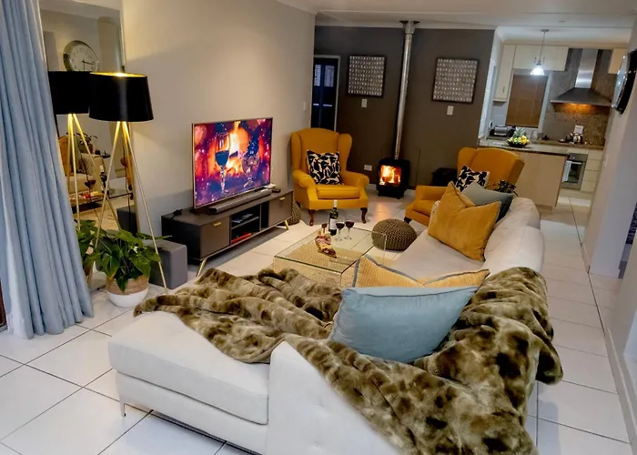 Fluke Tide - Stylish Knysna Home With Pool & Views