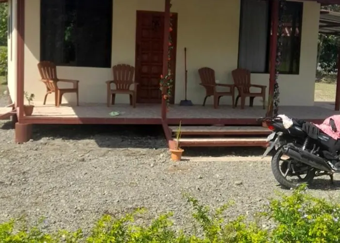 Casa A Solo 20 Minutos Aproximadamente De Manuel Antonio Beach Y A 10 Minutos Aproximadamente Del Centro De Quepos