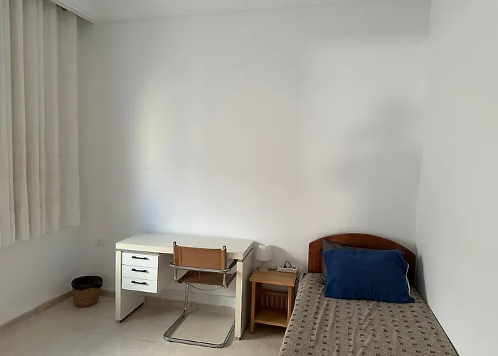 Single Room Downtown La Marsa- Near The Sea Tunis
