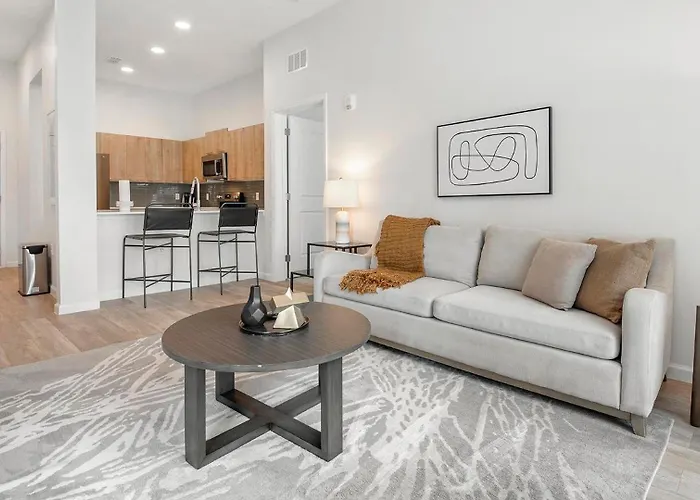 Landing Amazing 1Bd Pool Yoga Studio Orlando