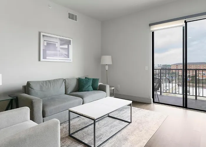 Landing Modern 2Bd Gym Pool Houston