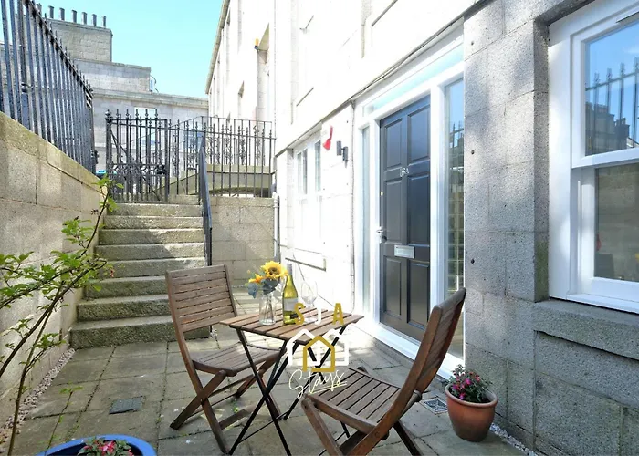 Bon Accord Square - Sja Stays - Modern 3 Bed Apartment Aberdeen