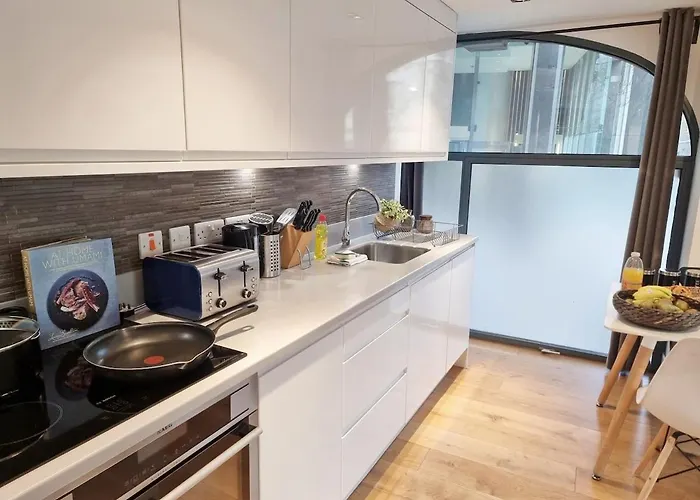 Shard View Apartment With Lift At London Bridge