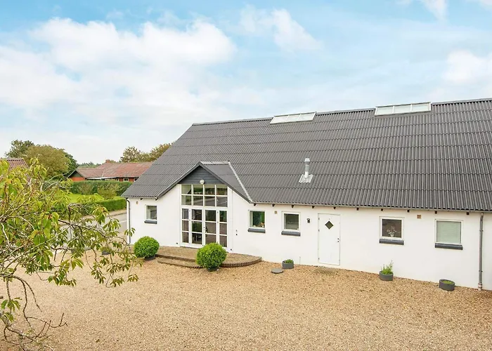 4 Star Holiday Home In Henne Henne Strand