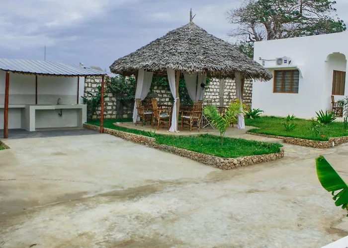Bed and Breakfast Red Land House Watamu