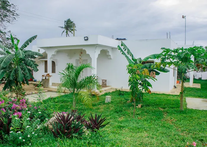 Bed and Breakfast Red Land House Watamu
