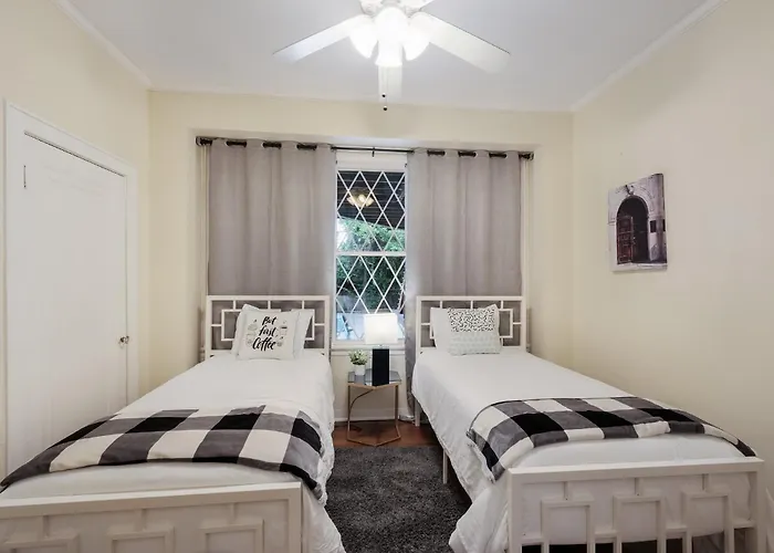 438M- 3 Bedroom Apt With Free Parking On Premises And Coffee San Antonio