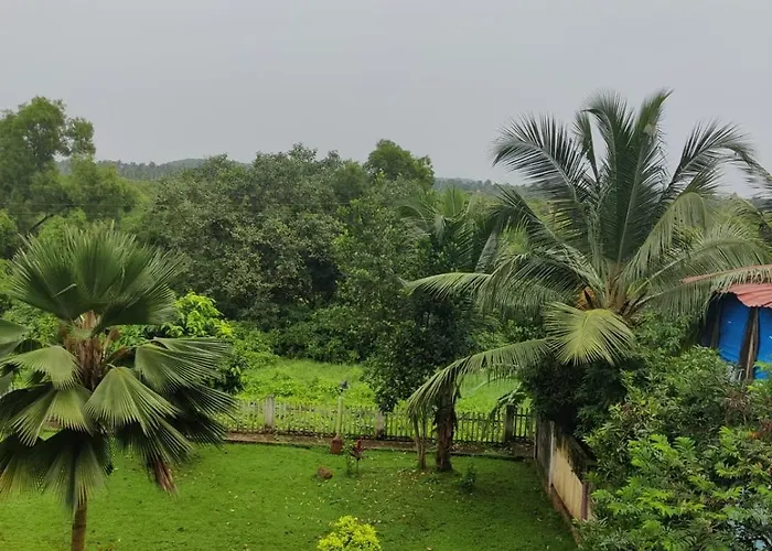 Retreat To A Stylish Apartment Candolim