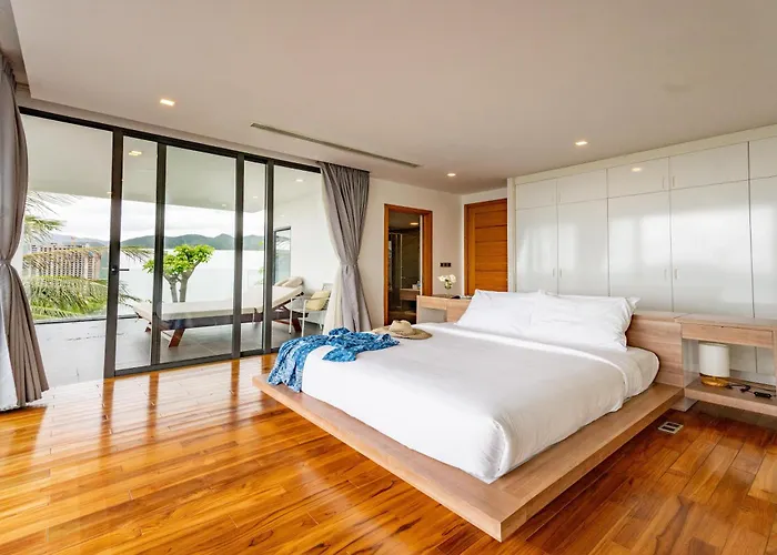 Oceanfront 4Br Villa With Private Pool, Nha Trang