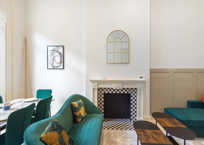 Ferienwohnung Elegant Notting Hill Balcony Flat Sleeps 8 London