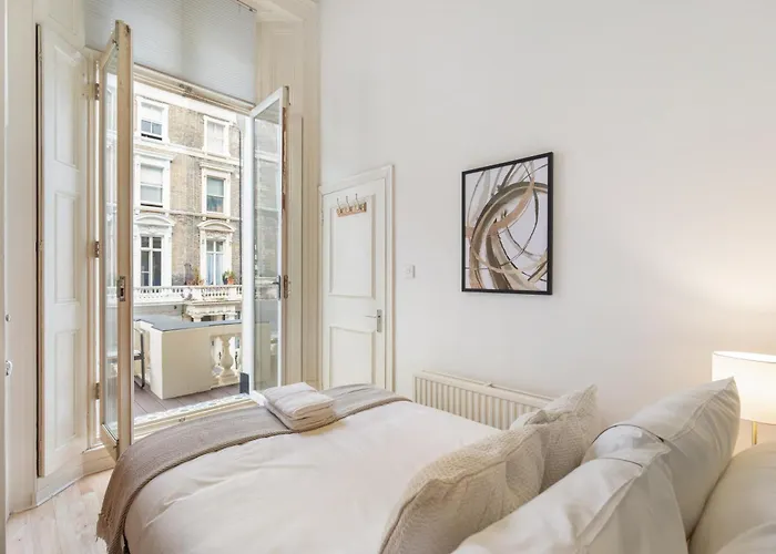 Ferienwohnung Elegant Notting Hill Balcony Flat Sleeps 8 London