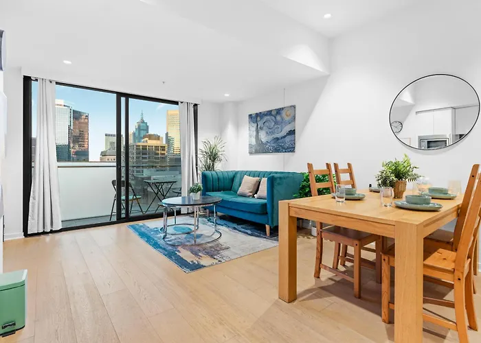Modern 2Br City Escape, Walk To Everything Melbourne City